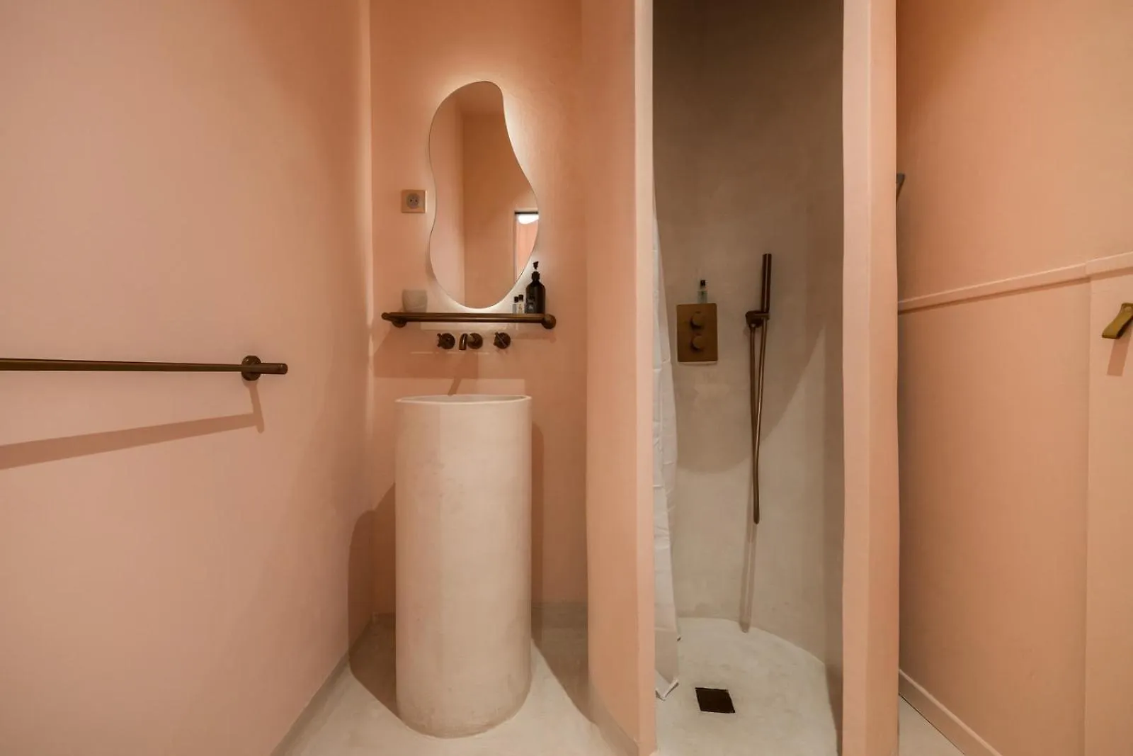 Le Boudoir Iconic 4 Guests Cannes 0*,  France